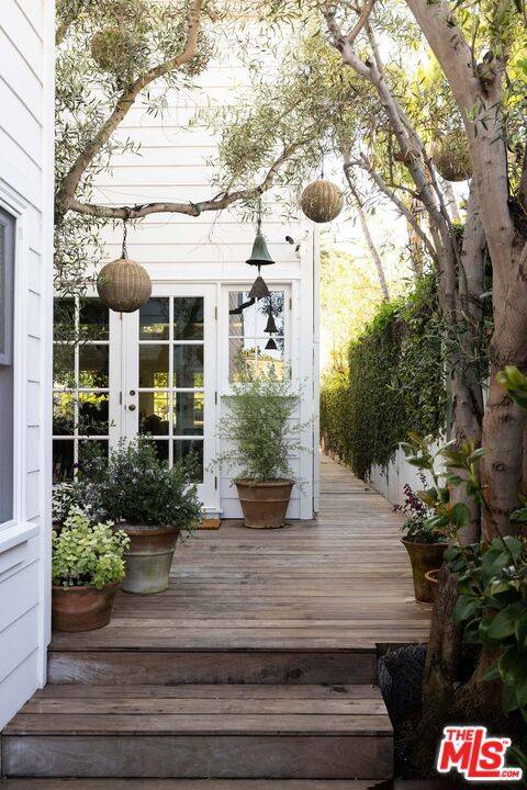 Venice, CA 90291,434 Carroll Canal