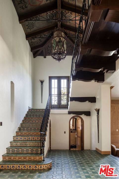 Los Angeles, CA 90041,2110 Hill DR