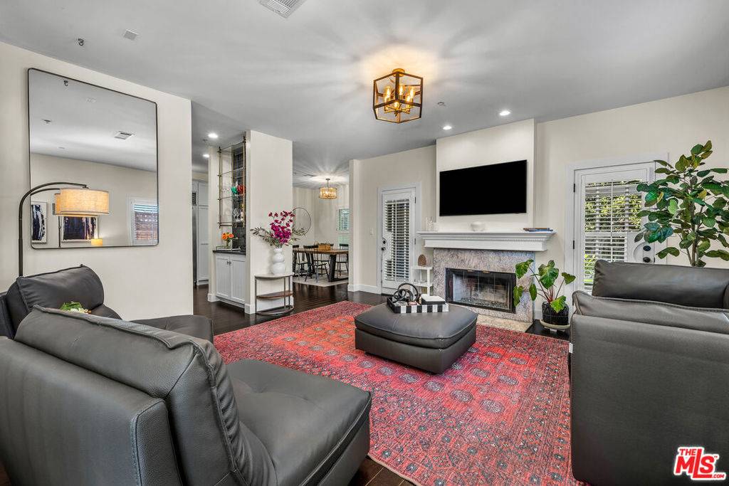 Redondo Beach, CA 90277,420 S Broadway #B