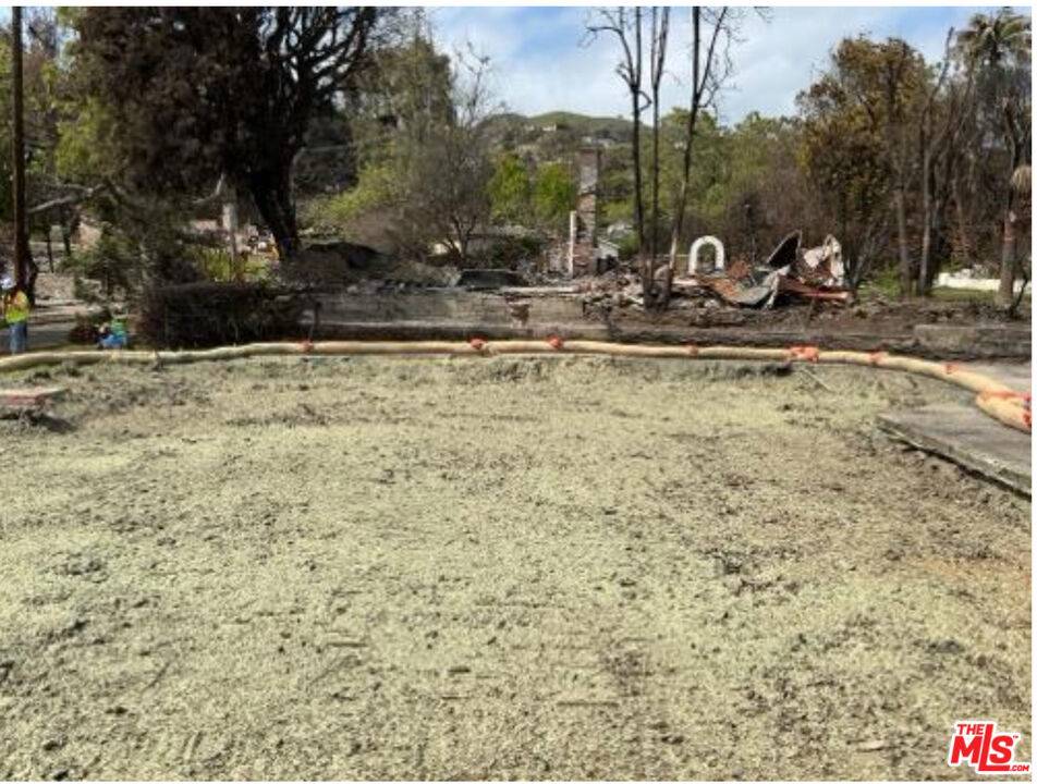Pacific Palisades, CA 90272,16327 Akron ST