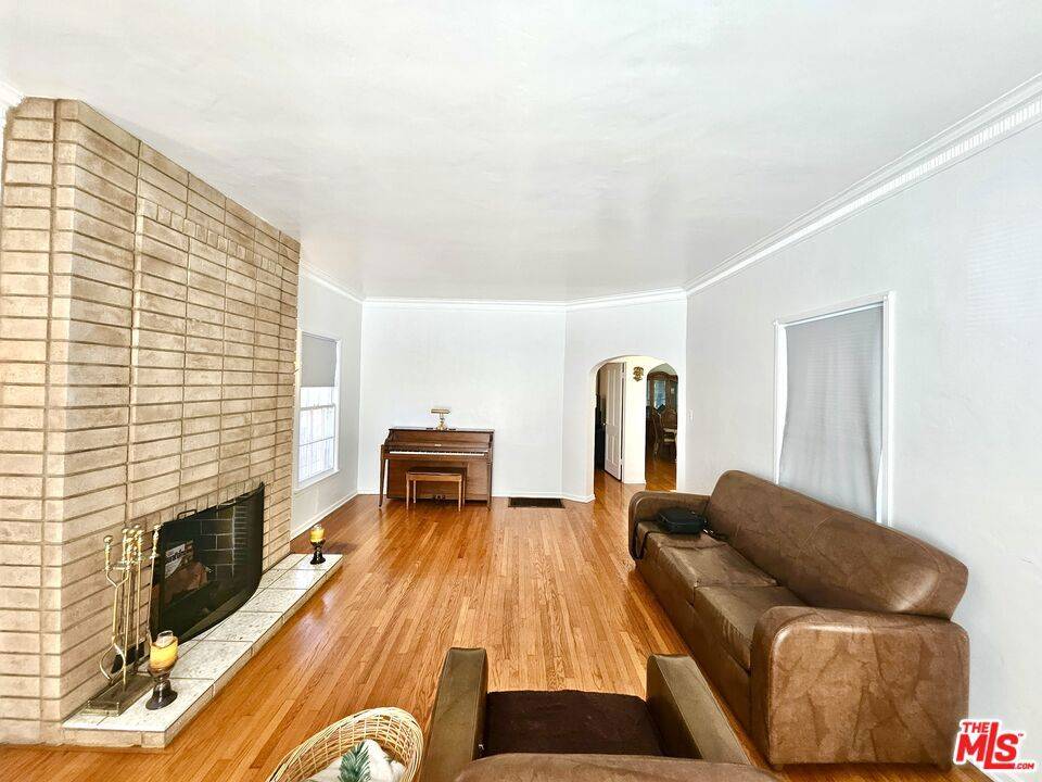 Inglewood, CA 90305,2211 W 78th PL