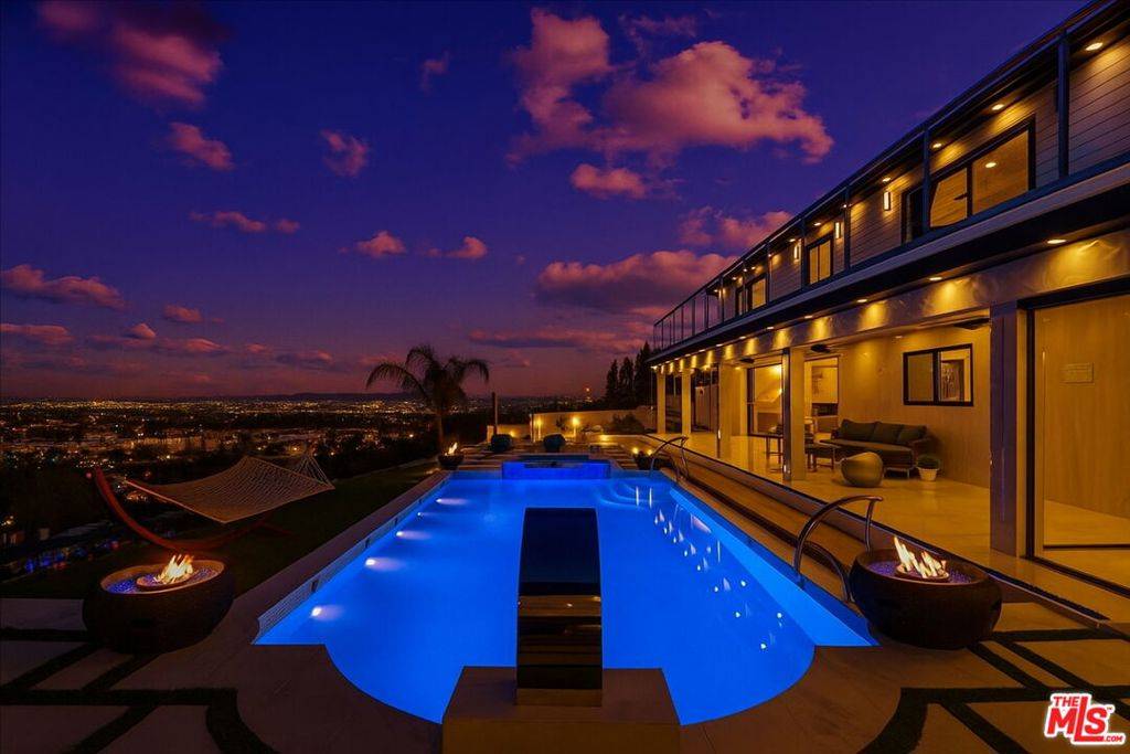 West Hills, CA 91304,8600 Farralone AVE