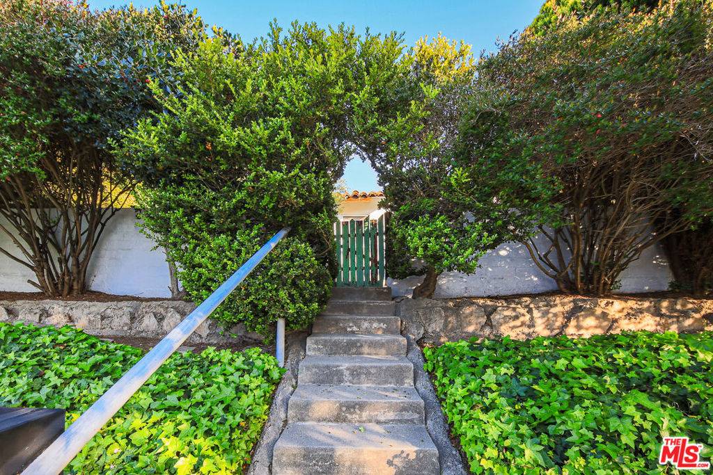 Santa Monica, CA 90404,2930 Urban AVE