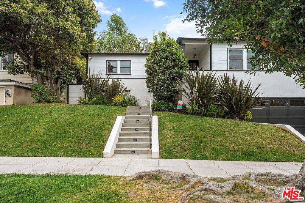 Los Angeles, CA 90034,2442 S Beverly DR