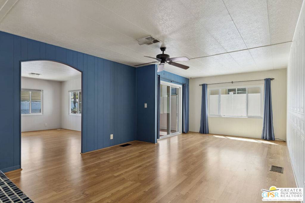 Palm Springs, CA 92264,210 Coyote DR