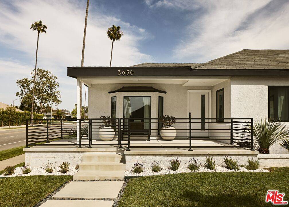 Los Angeles, CA 90016,3650 Virginia RD