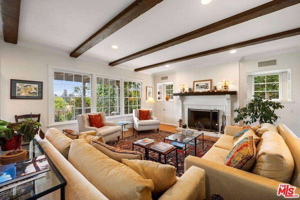 Los Angeles, CA 90049,12309 9th Helena DR