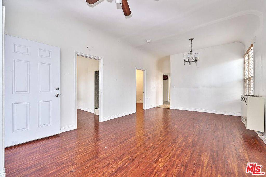 Los Angeles, CA 90006,1147 S Mariposa AVE