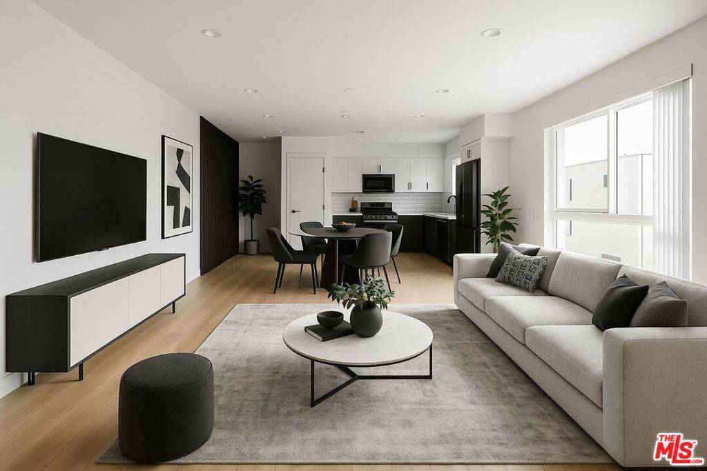 Los Angeles, CA 90039,2700 Fletcher DR #3057