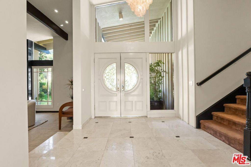 Tarzana, CA 91356,4040 Coldstream TER