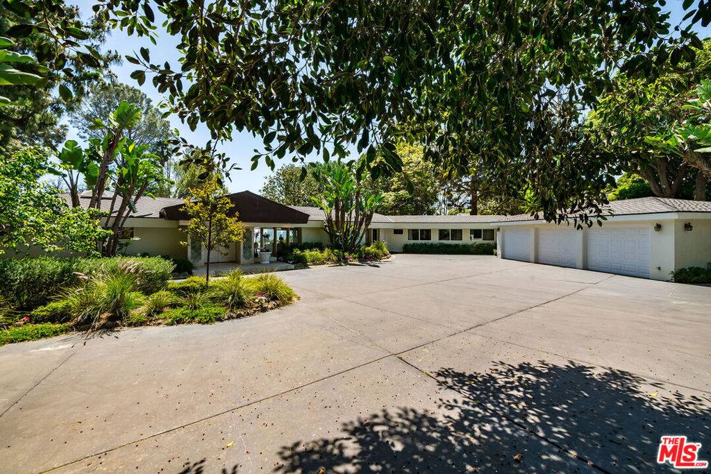 Beverly Hills, CA 90210,1177 Loma Linda DR