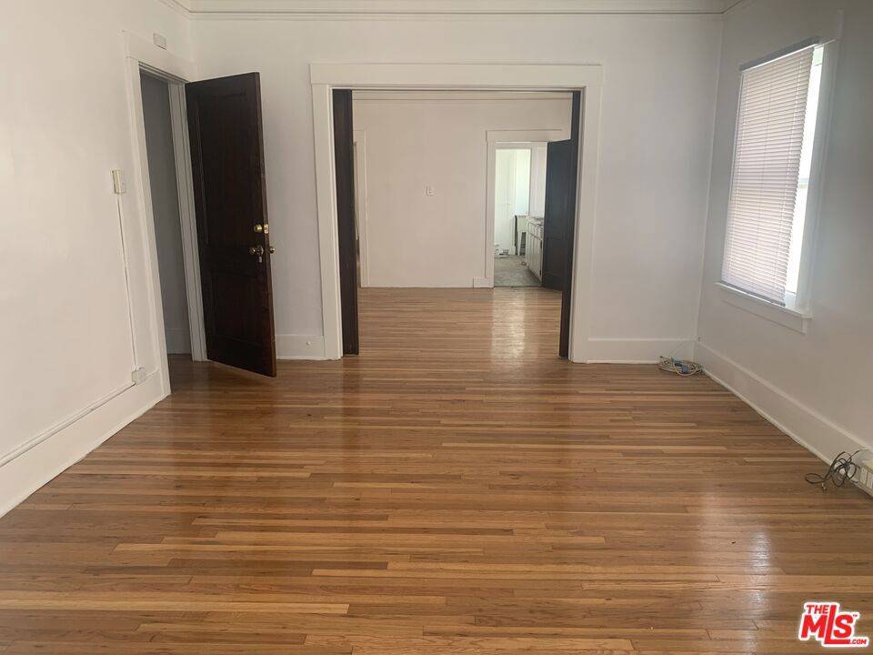 Los Angeles, CA 90019,1555 6th AVE