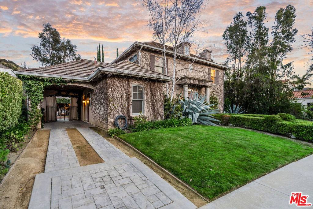 Calabasas, CA 91302,3470 Consuelo DR