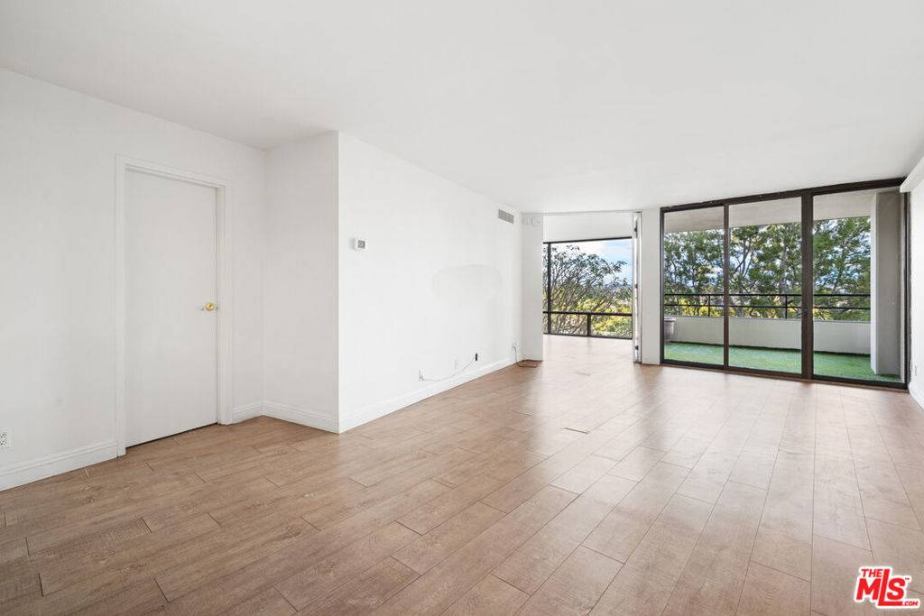 Marina Del Rey, CA 90292,4337 Marina City DR #143