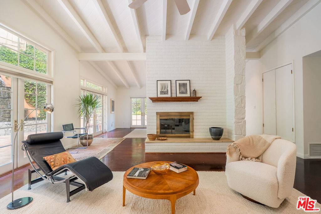 Beverly Hills, CA 90210,10160 Cielo DR
