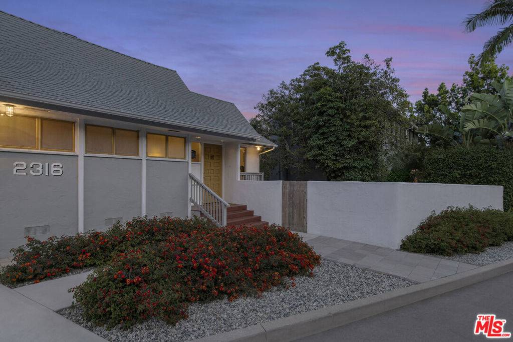 Los Angeles, CA 90039,2316 Kenilworth AVE