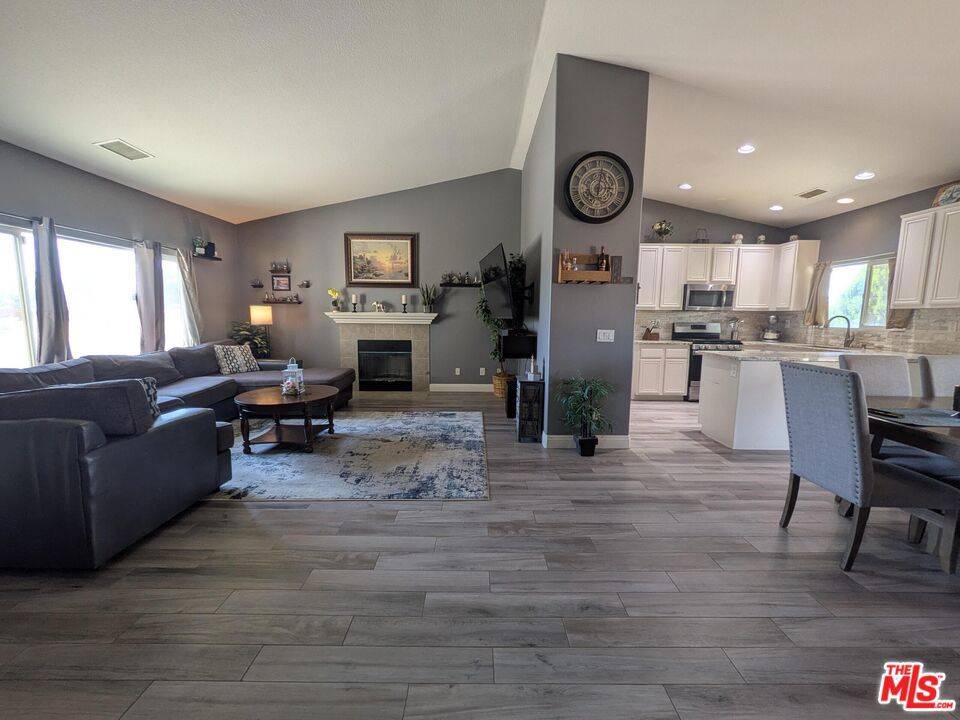 Apple Valley, CA 92307,22132 Esaws RD