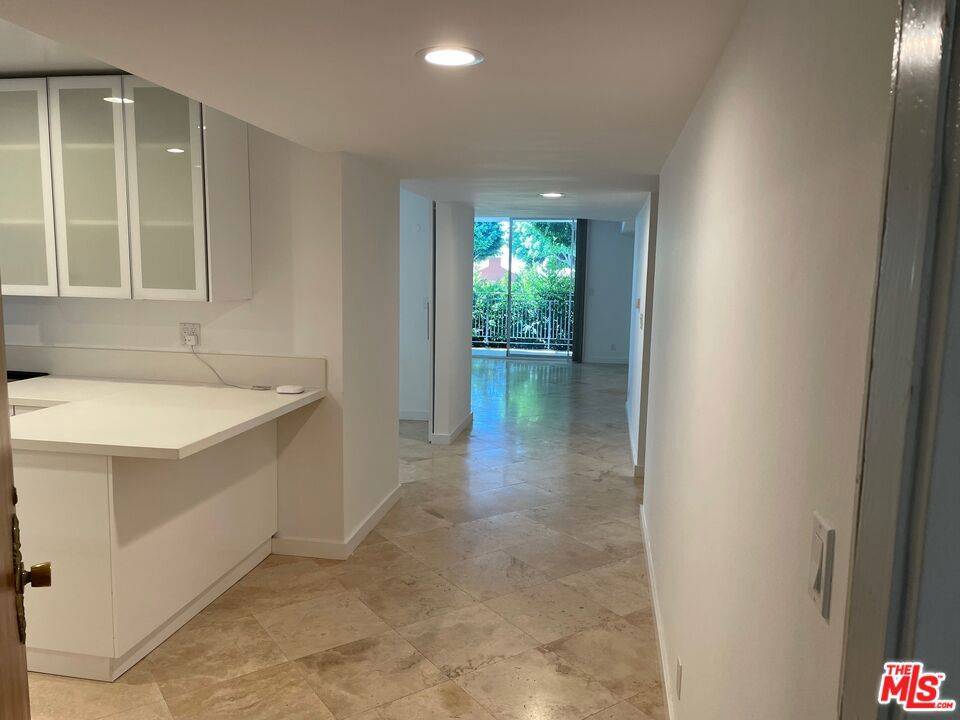 Beverly Hills, CA 90210,9297 Burton WAY #A