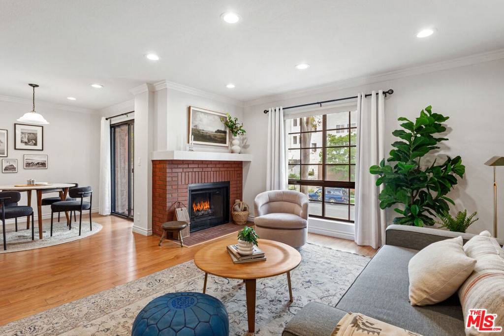 Burbank, CA 91504,231 Bethany RD #202