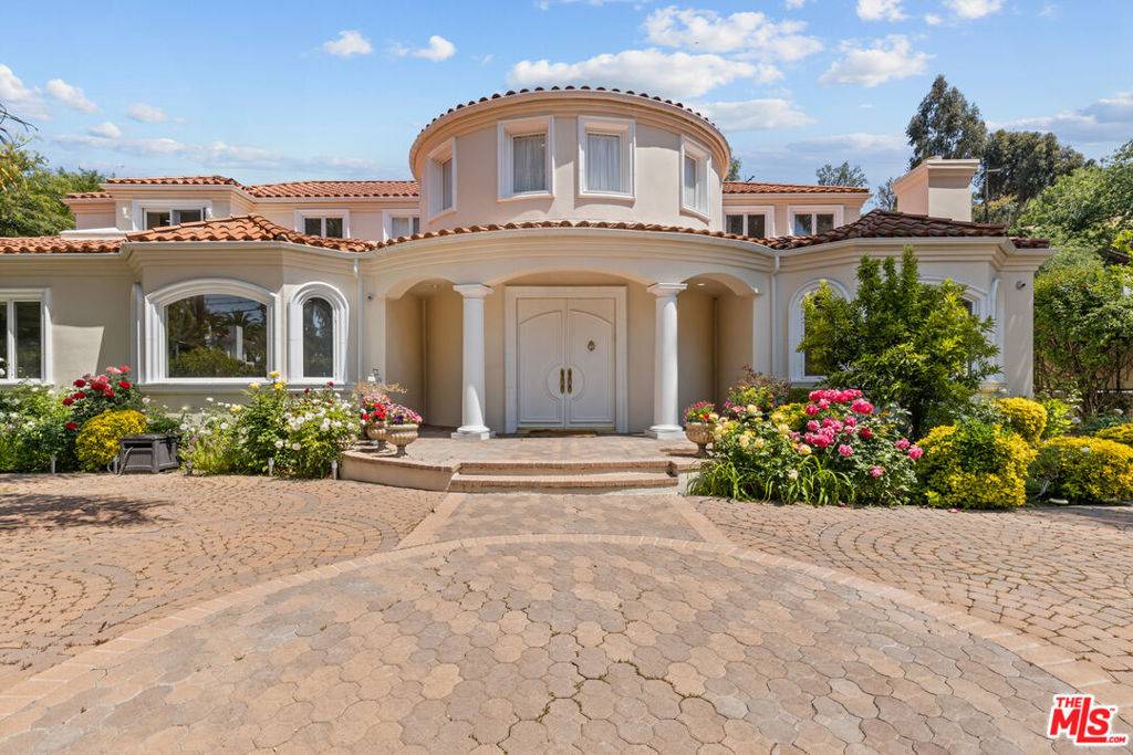 Tarzana, CA 91356,5004 Vanalden AVE