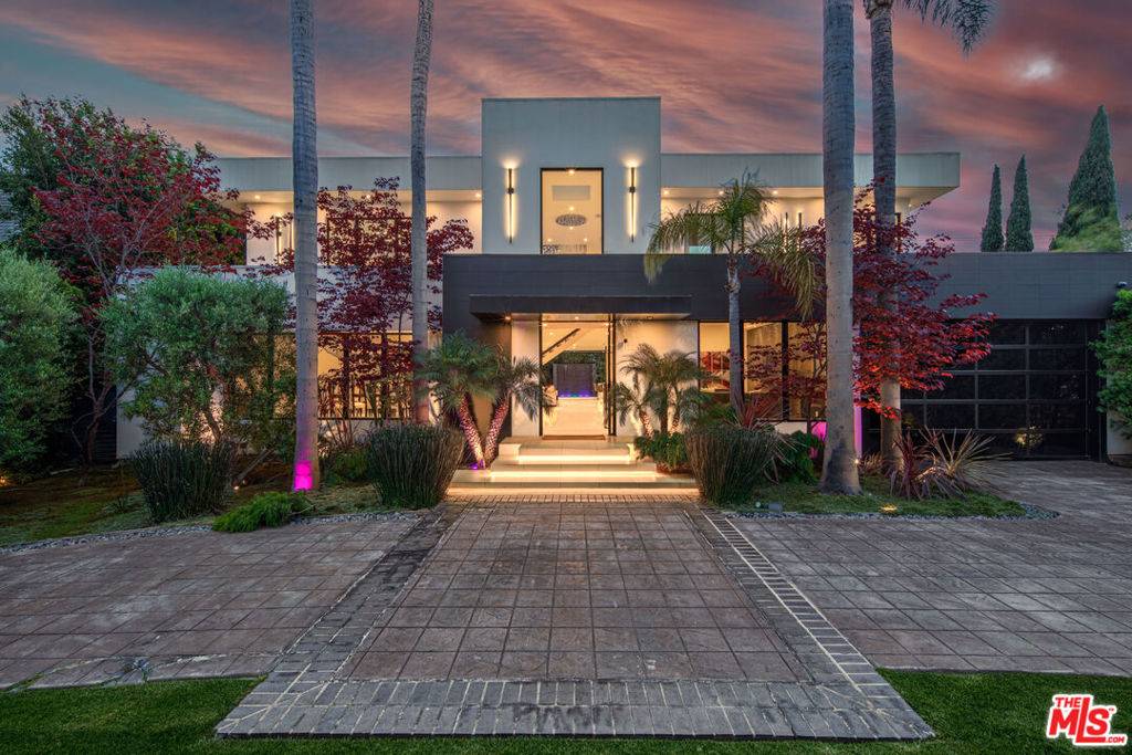 Beverly Hills, CA 90210,511 N Rexford DR