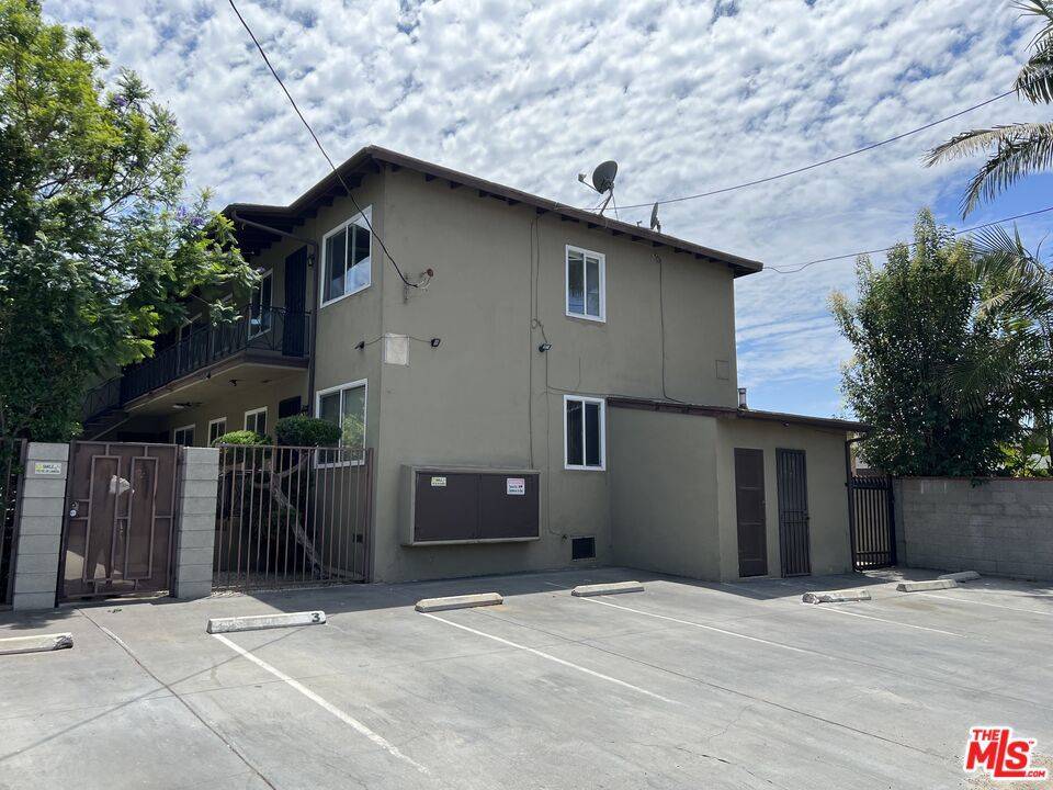 Los Angeles, CA 90016,5533 W Jefferson BLVD