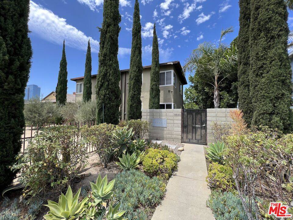 Los Angeles, CA 90016,5533 W Jefferson BLVD