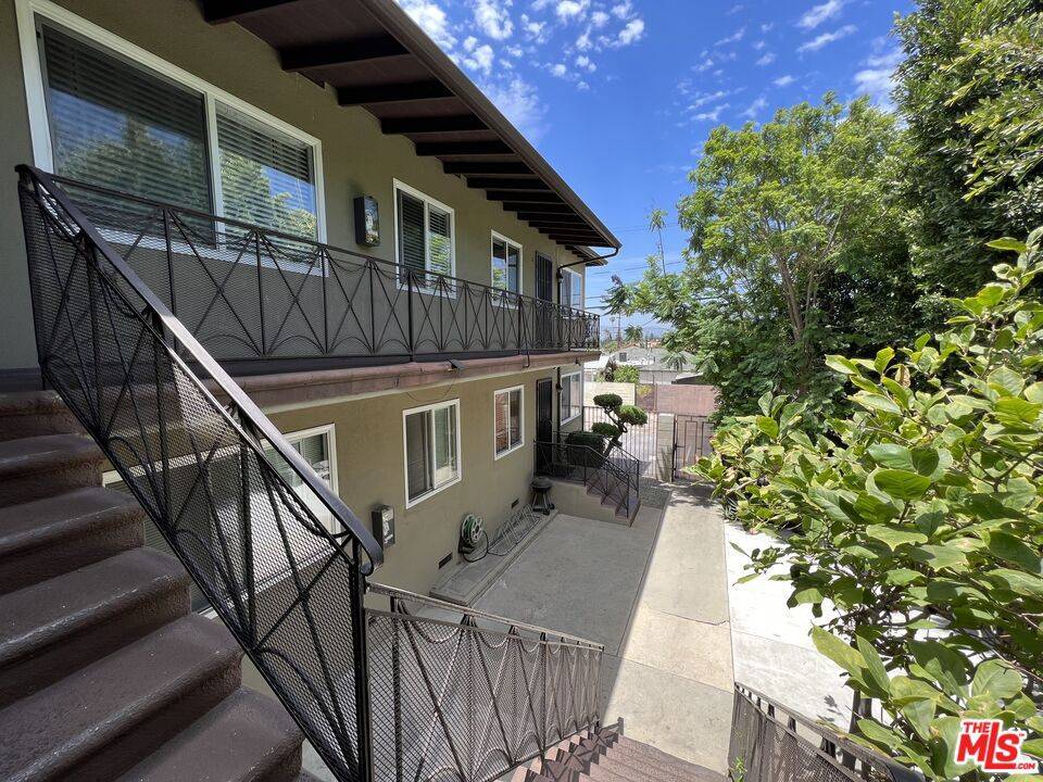 Los Angeles, CA 90016,5533 W Jefferson BLVD