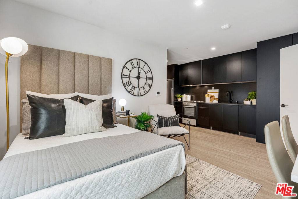 Los Angeles, CA 90034,3667 Keystone AVE #236