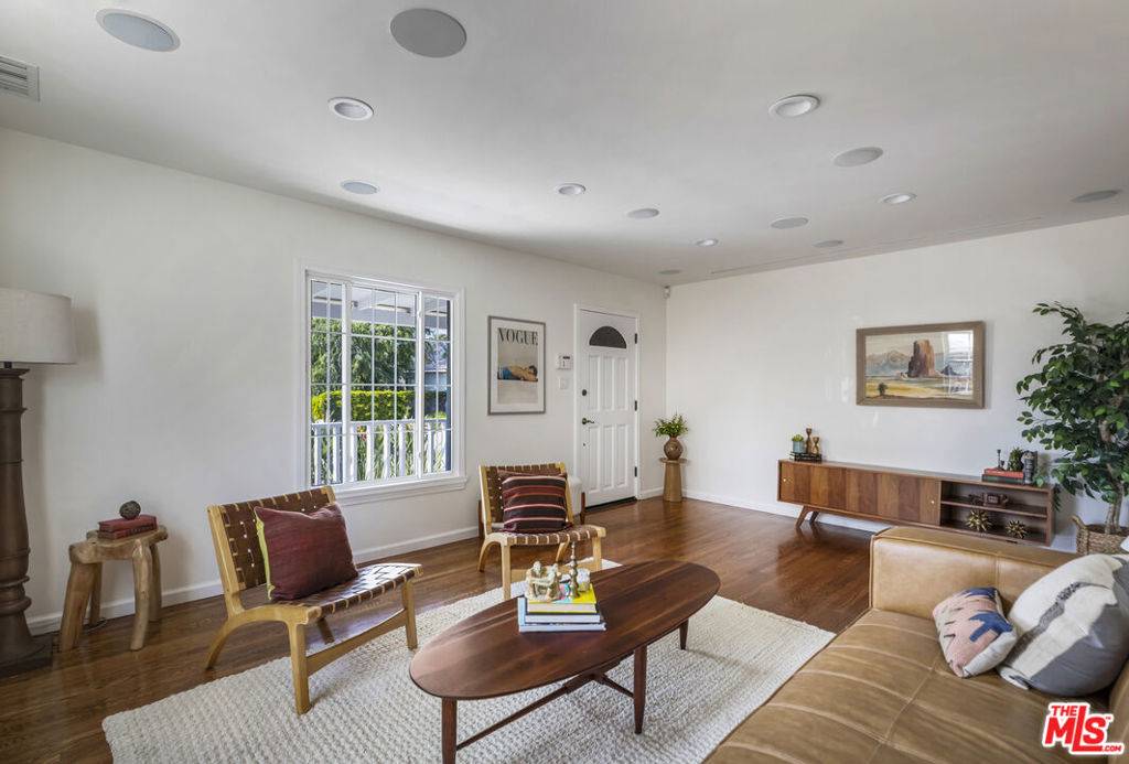 Altadena, CA 91001,2994 Bargen WAY