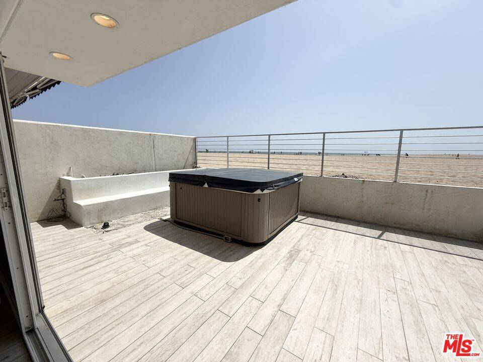 Playa Del Rey, CA 90293,6955 Trolleyway