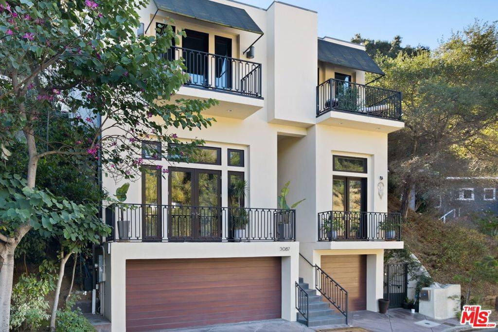 Los Angeles, CA 90068,3087 Passmore DR