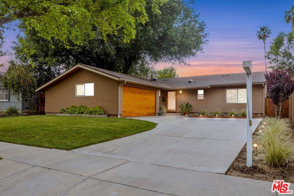 West Hills, CA 91307,6567 Debs AVE