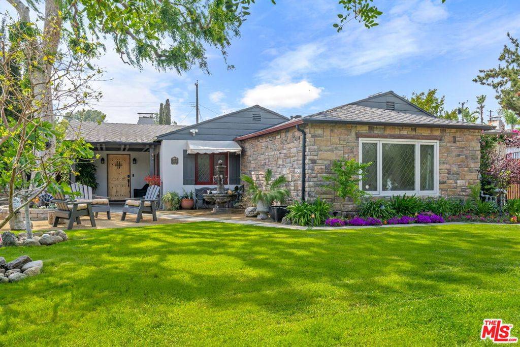 Burbank, CA 91506,521 S Parish PL