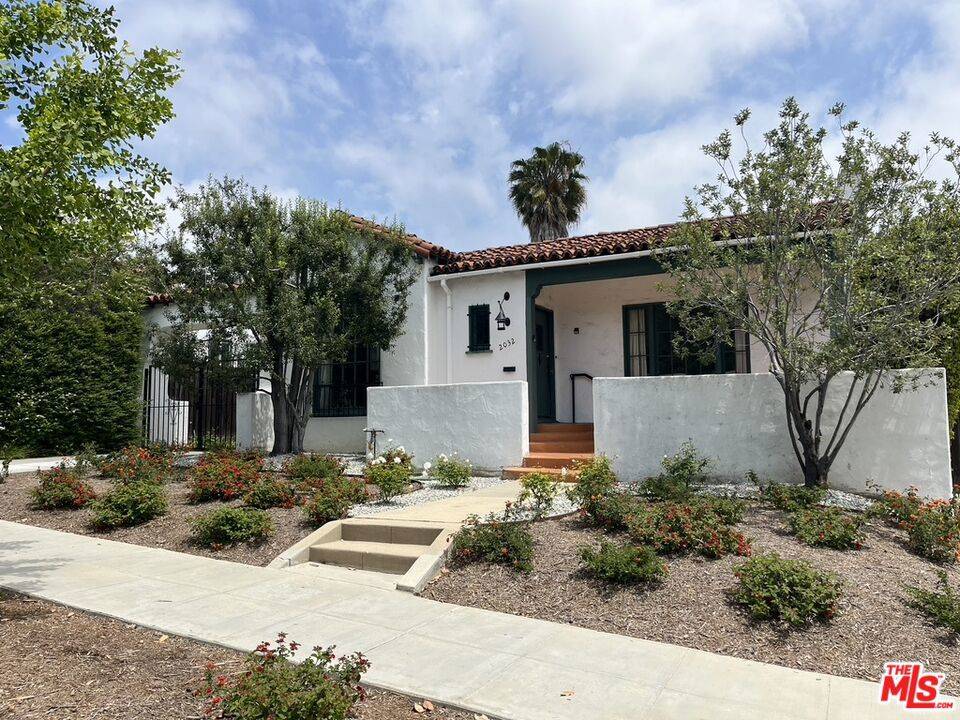 Los Angeles, CA 90025,2032 Holmby AVE