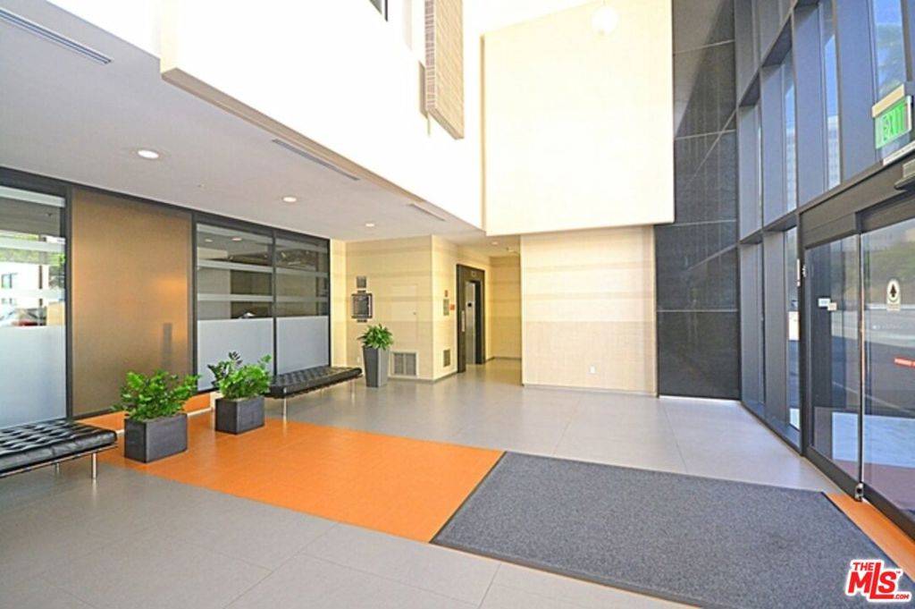 Los Angeles, CA 90017,1234 Wilshire BLVD #327
