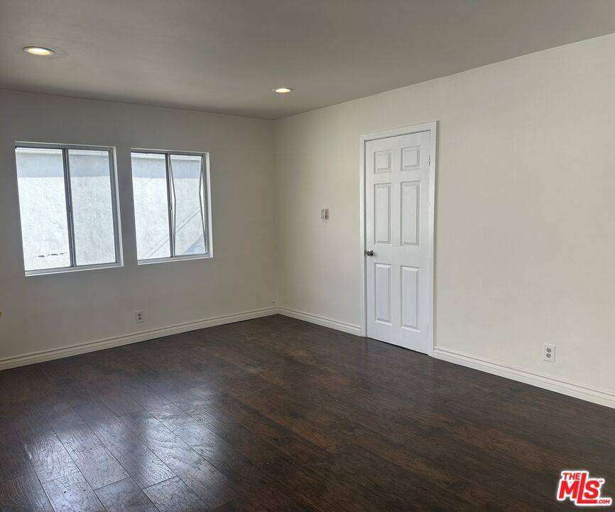 Los Angeles, CA 90043,6607 Brynhurst AVE