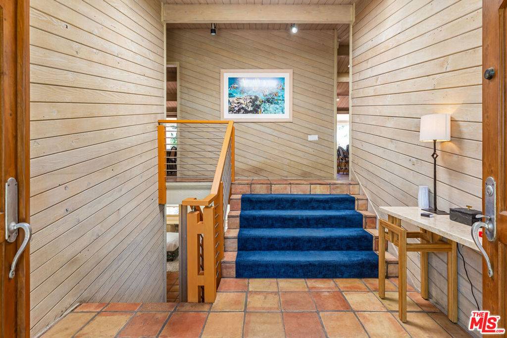 Malibu, CA 90265,28818 Selfridge DR