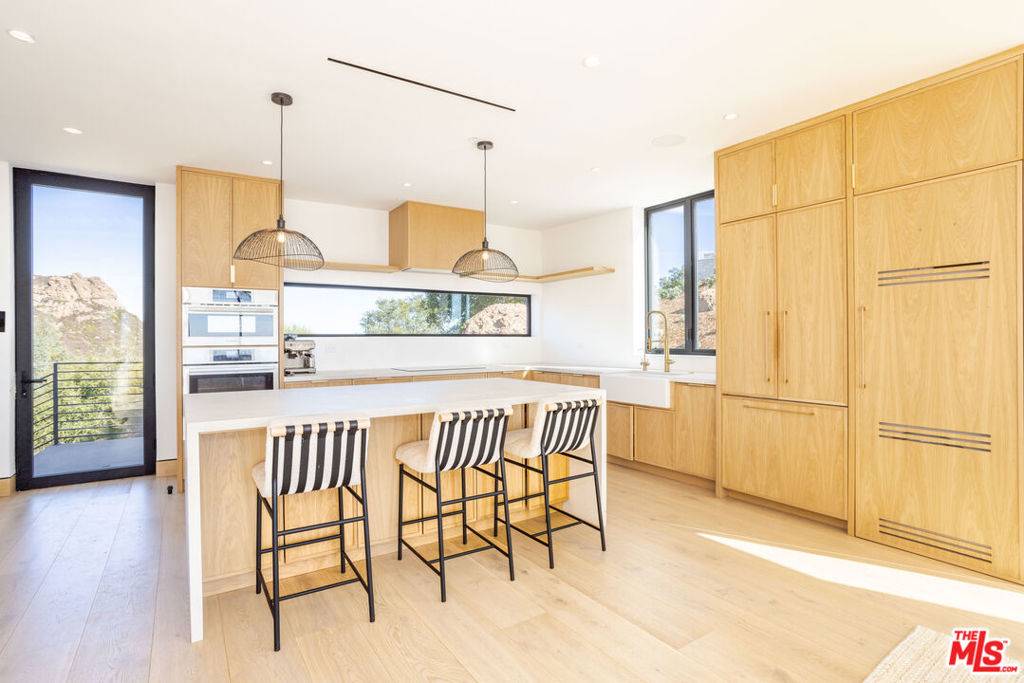Malibu, CA 90265,32180 Mulholland HWY #1/2