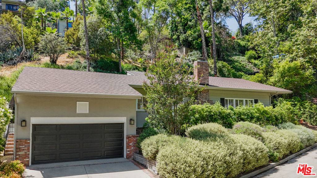 Los Angeles, CA 90068,5657 Valley Oak DR