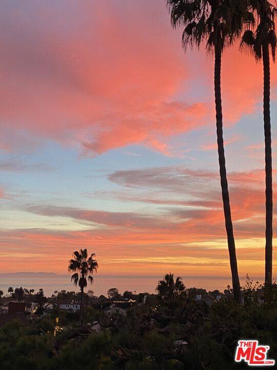 Pacific Palisades, CA 90272,16632 Linda TER