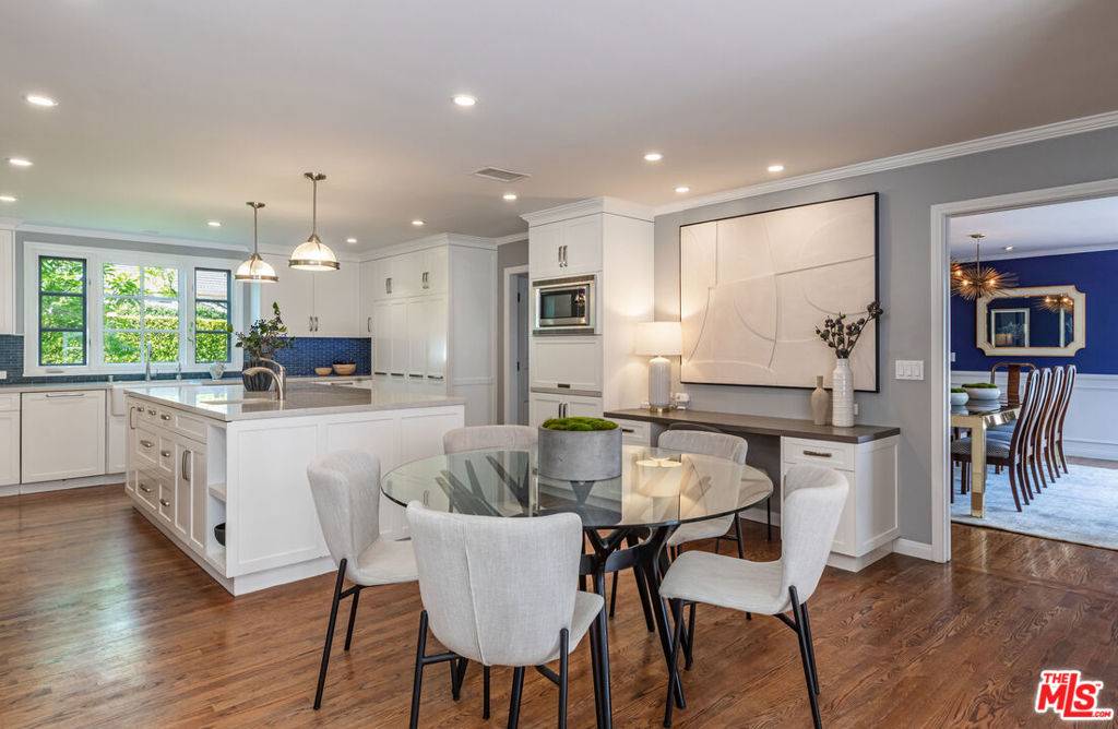 Pacific Palisades, CA 90272,13600 Romany DR