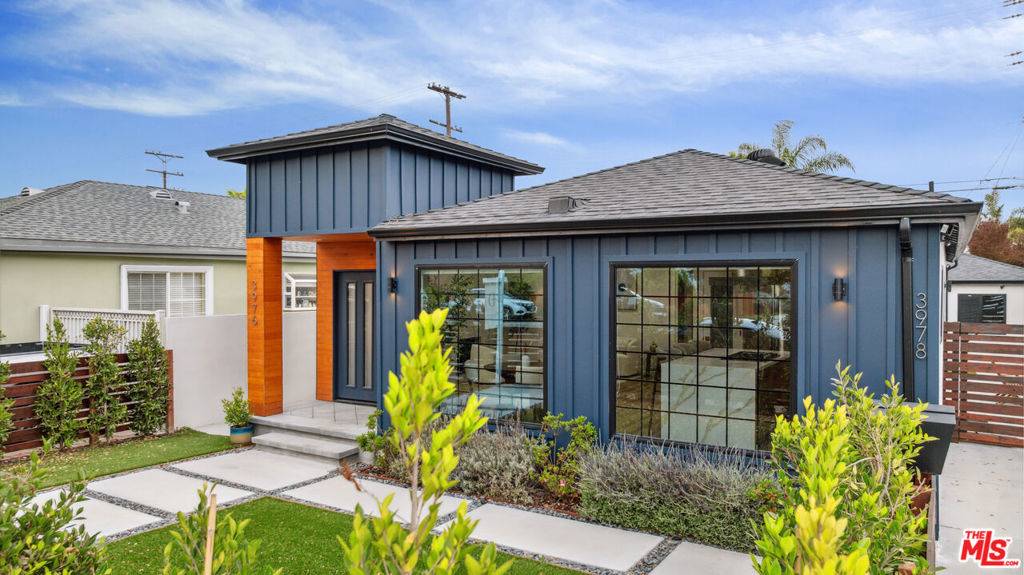 Los Angeles, CA 90066,3976 Mclaughlin AVE