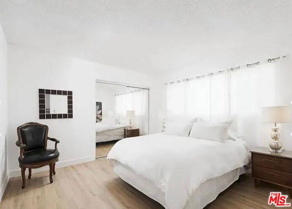 Santa Monica, CA 90403,1119 Lincoln BLVD #2