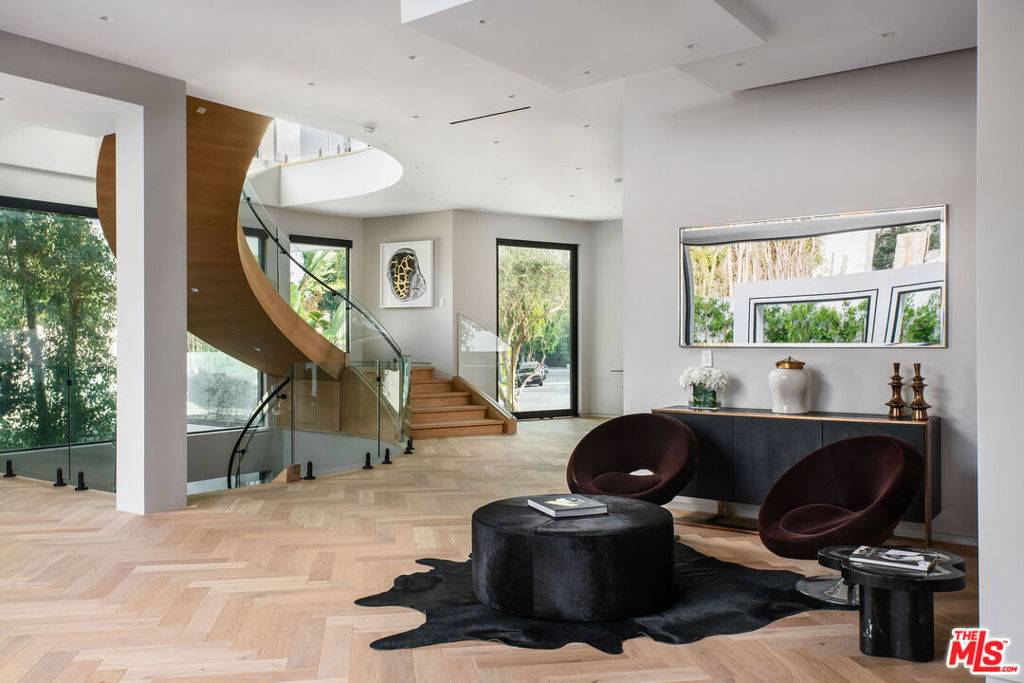 Beverly Hills, CA 90210,1729 Angelo DR