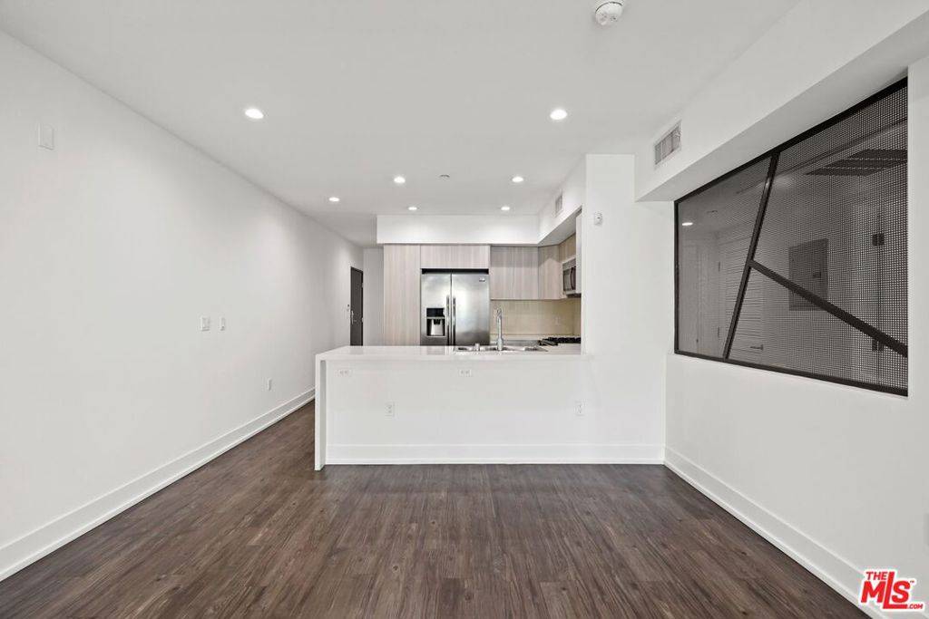 Los Angeles, CA 90048,409 Hayworth #305