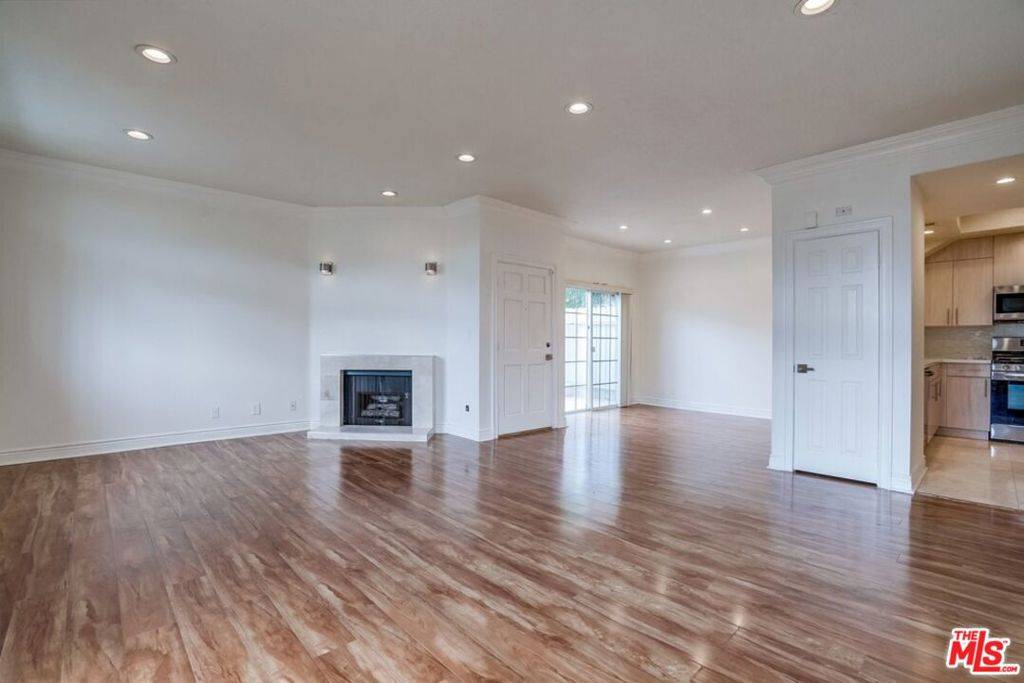 Los Angeles, CA 90035,1034 S Shenandoah ST #1