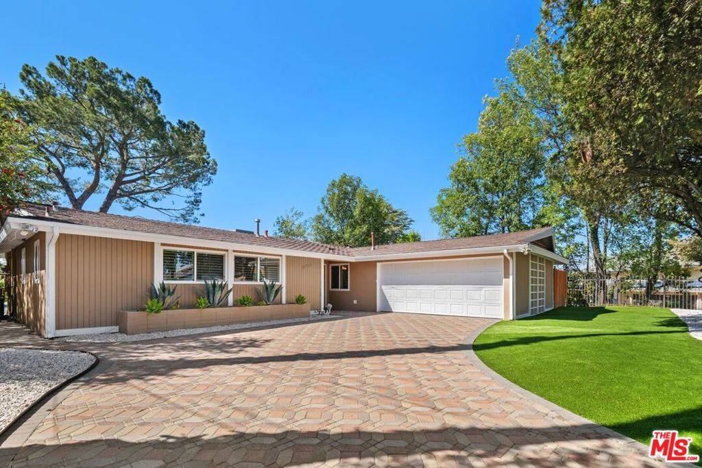 Woodland Hills, CA 91367,20553 Califa ST