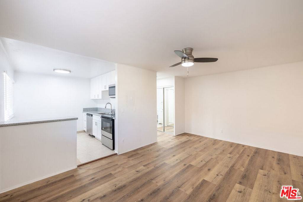 Encino, CA 91316,5541 Newcastle AVE #2