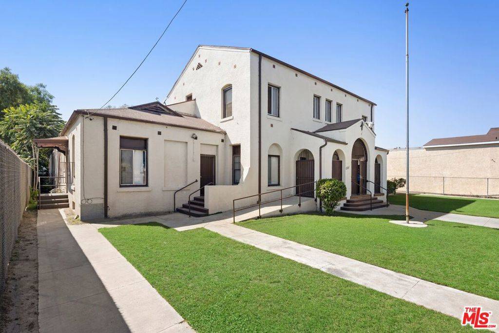Compton, CA 90222,1301 N Willowbrook AVE